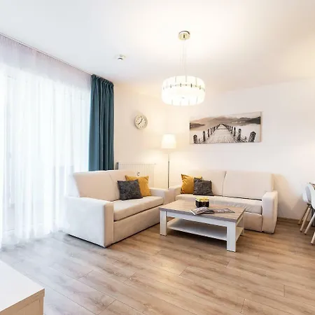 Апартаменты Vacationclub - Polanki Park Apartament E304 Колобжег